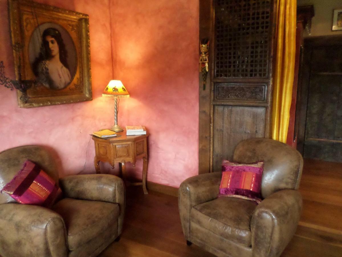 Les Folies De La Serve Ouroux Экстерьер фото